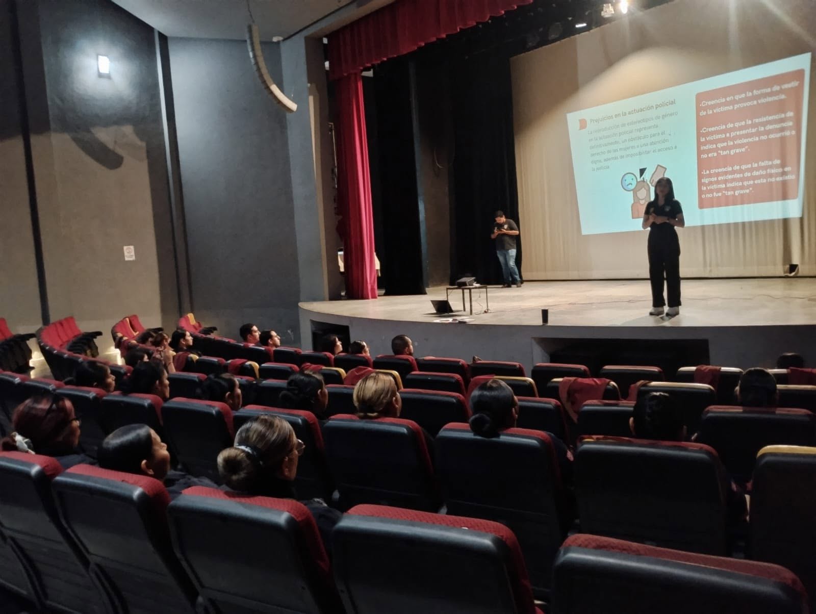 Brindan capacitación a mujeres elementos de seguridad pública de Tecuala