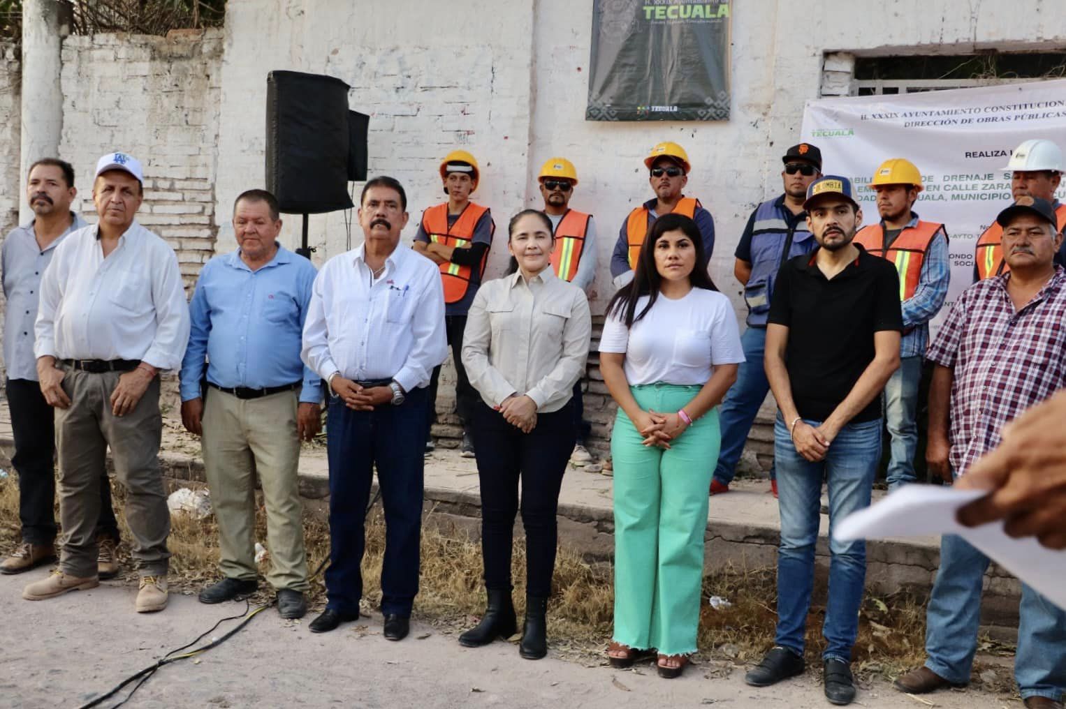 Arranque de obra de drenaje sanitario, agua potable y obras complementarias entre las calles Colosio y Colima